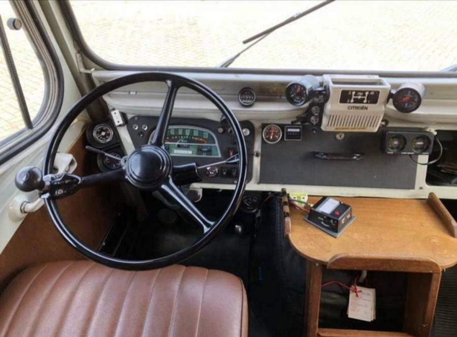 Торпедо Citroen HY 1600 Camper Van 1977 года  (фото 16 из 23)